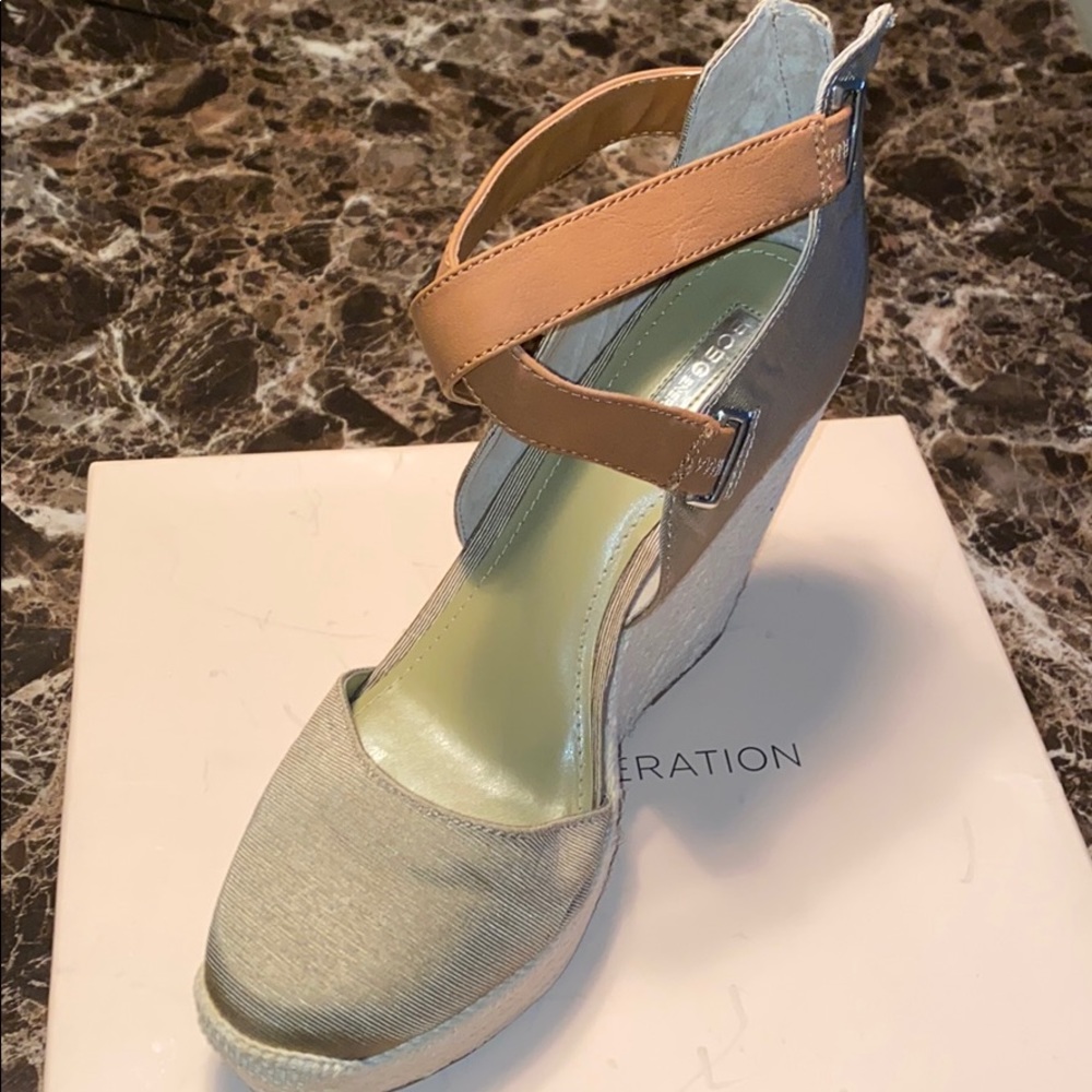 BCBG espadrilles!! Wedges! Closed toe and tan!!